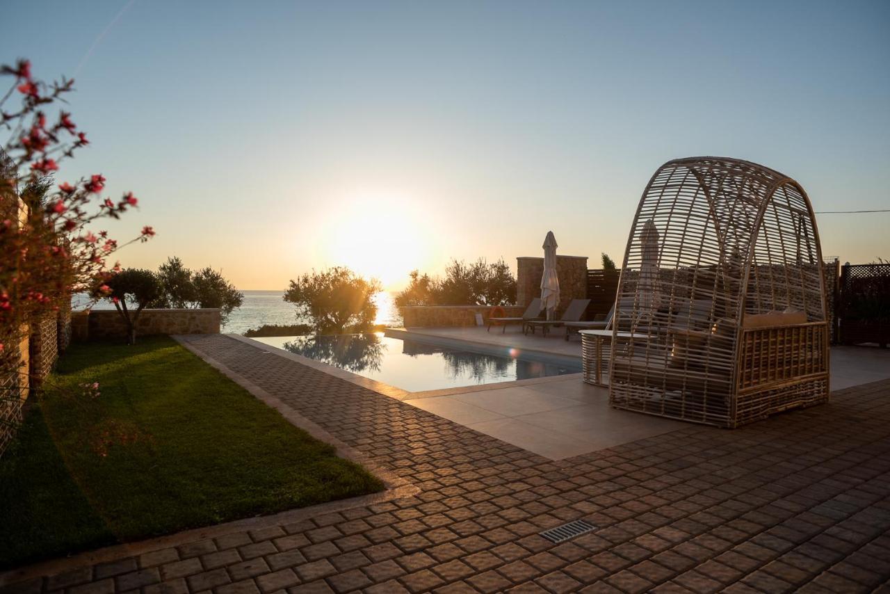 Katergo Luxury Villa Stoúpa
